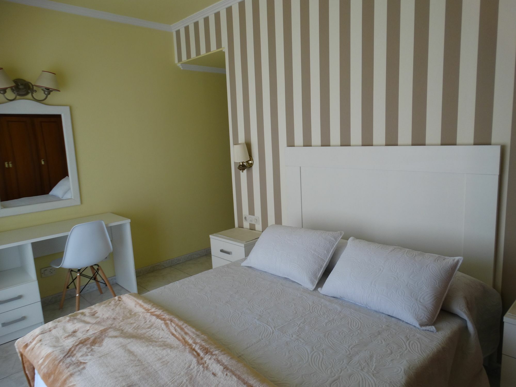 Hotel Cervantes Sanxenxo Bagian luar foto